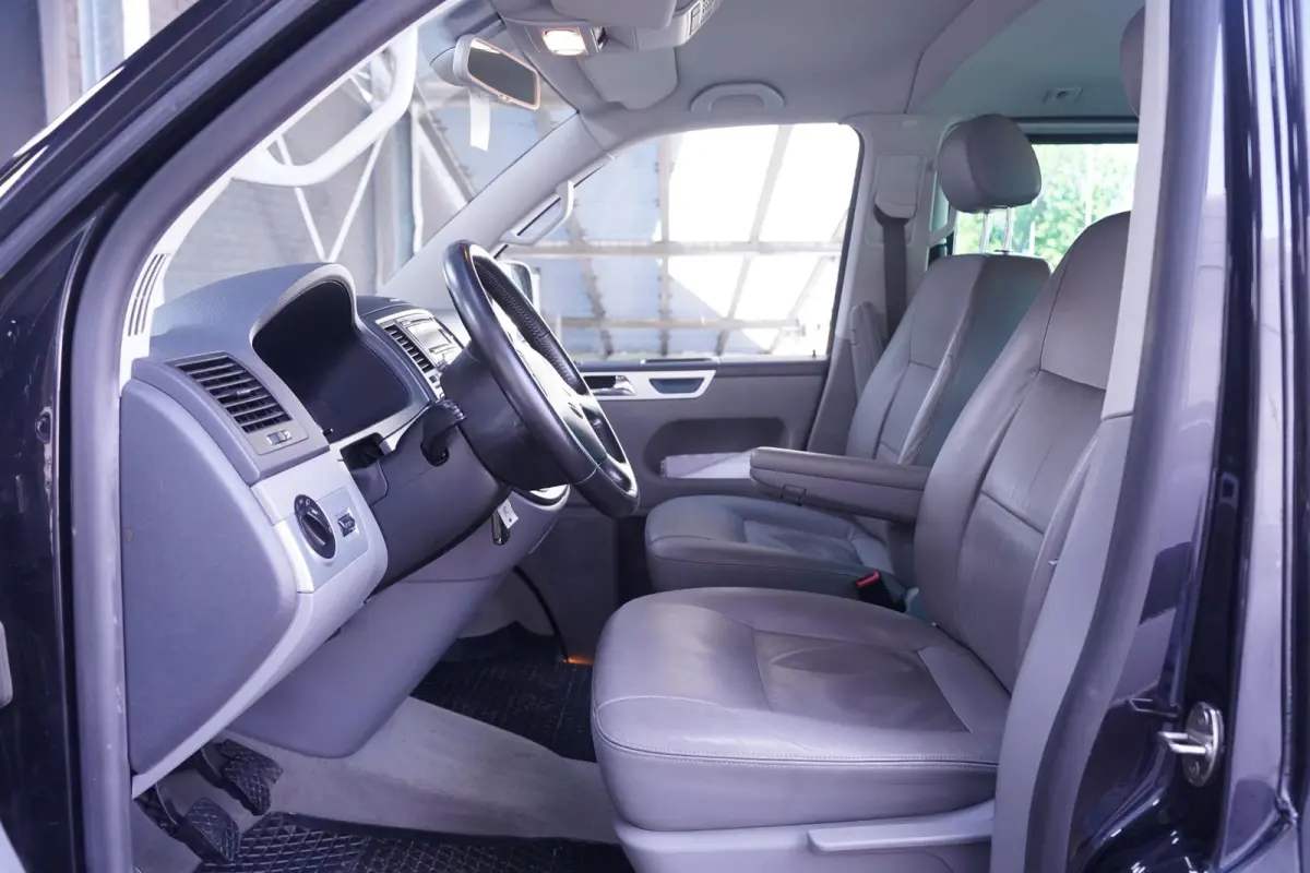 Multivan 3.2 V6 235 pk Highline 4-Motion 7-zits Leder Grijs Elek. Schuifdeuren, Airco ECC, Cruise Control, Uniek in NL