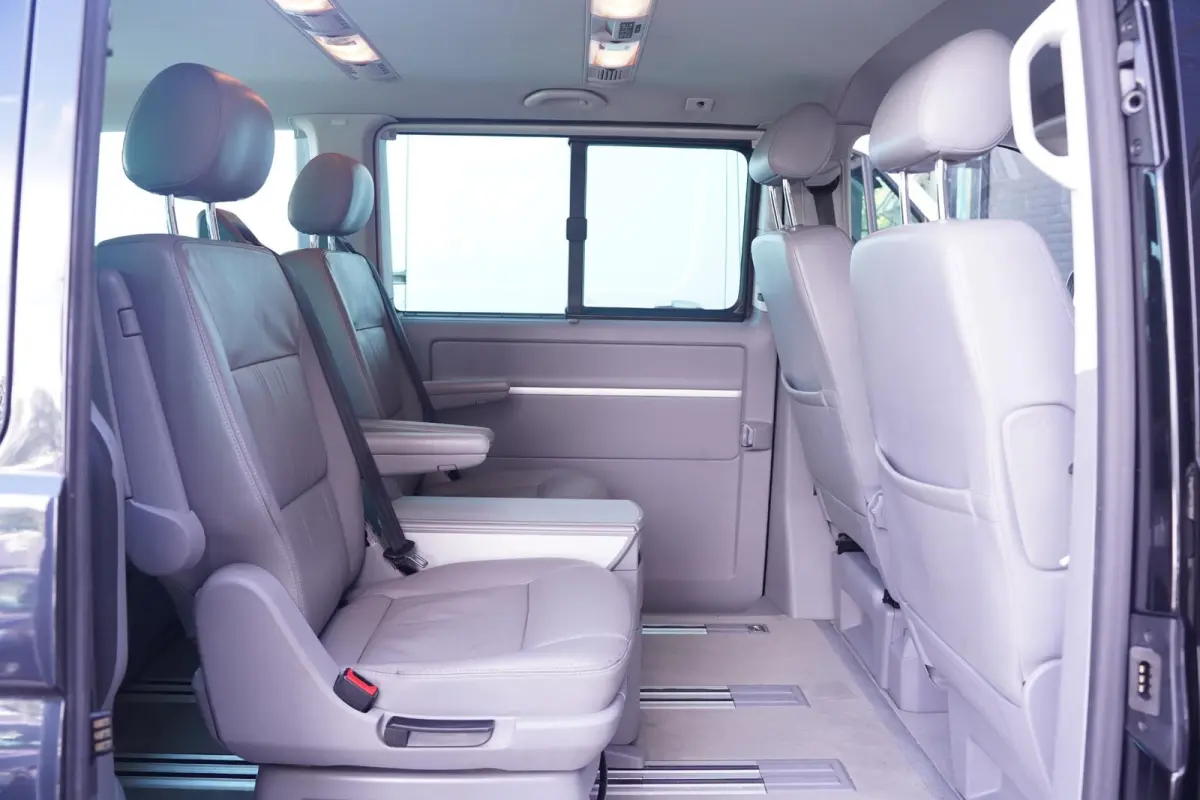 Multivan 3.2 V6 235 pk Highline 4-Motion 7-zits Leder Grijs Elek. Schuifdeuren, Airco ECC, Cruise Control, Uniek in NL