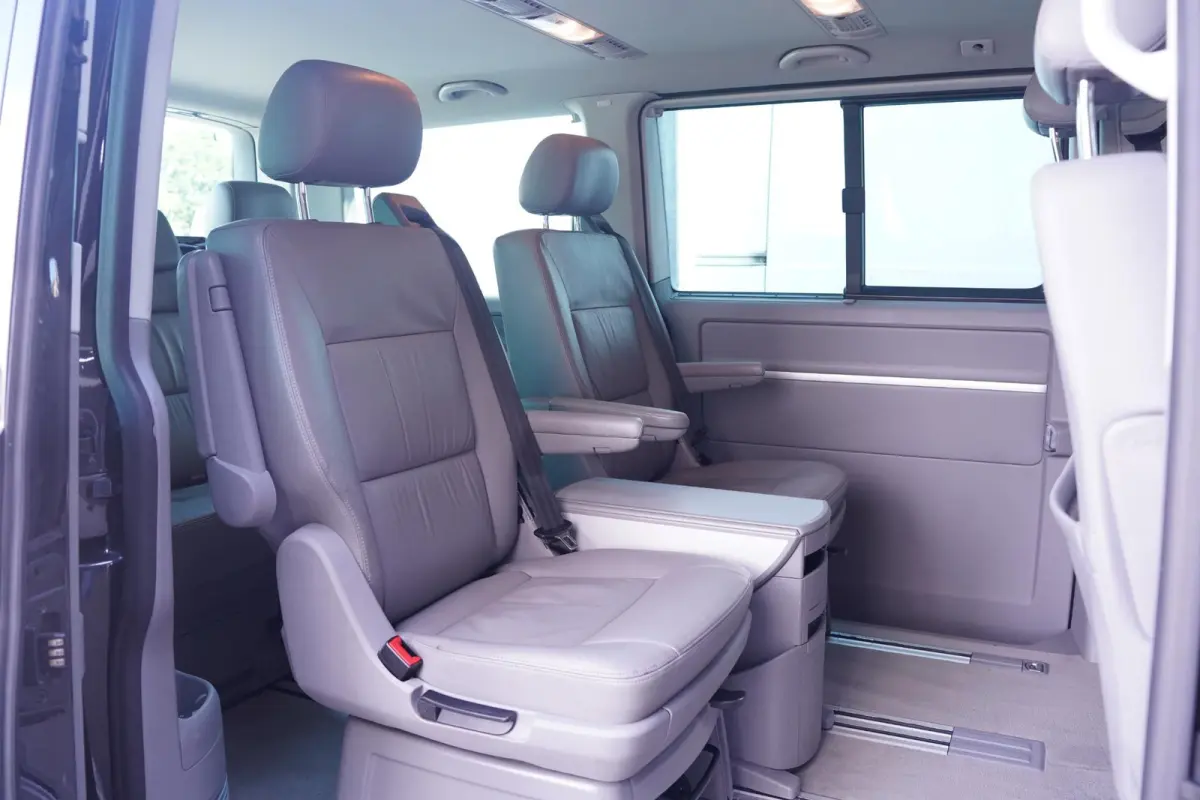 Multivan 3.2 V6 235 pk Highline 4-Motion 7-zits Leder Grijs Elek. Schuifdeuren, Airco ECC, Cruise Control, Uniek in NL