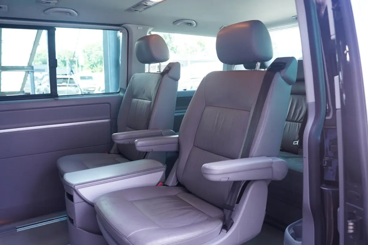 Multivan 3.2 V6 235 pk Highline 4-Motion 7-zits Leder Grijs Elek. Schuifdeuren, Airco ECC, Cruise Control, Uniek in NL