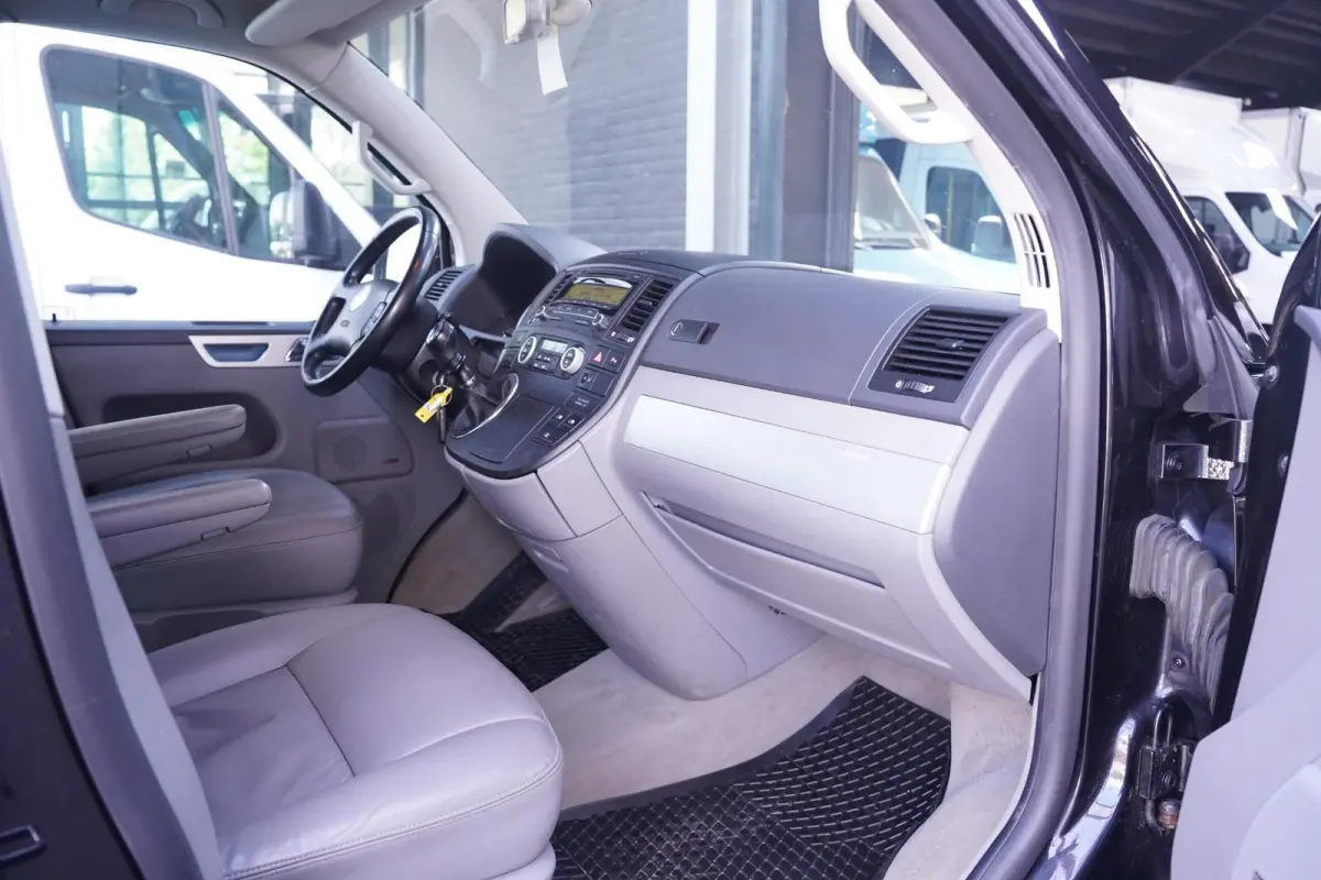 Multivan 3.2 V6 235 pk Highline 4-Motion 7-zits Leder Grijs Elek. Schuifdeuren, Airco ECC, Cruise Control, Uniek in NL
