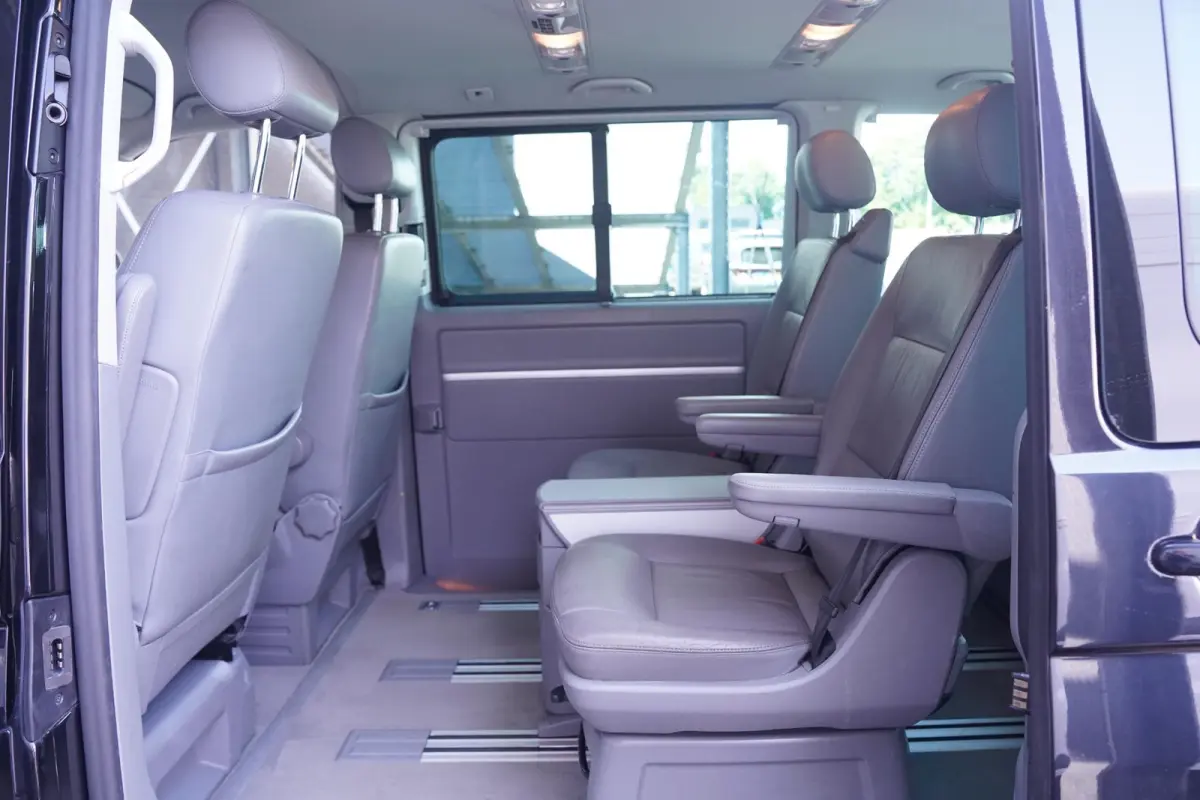 Multivan 3.2 V6 235 pk Highline 4-Motion 7-zits Leder Grijs Elek. Schuifdeuren, Airco ECC, Cruise Control, Uniek in NL