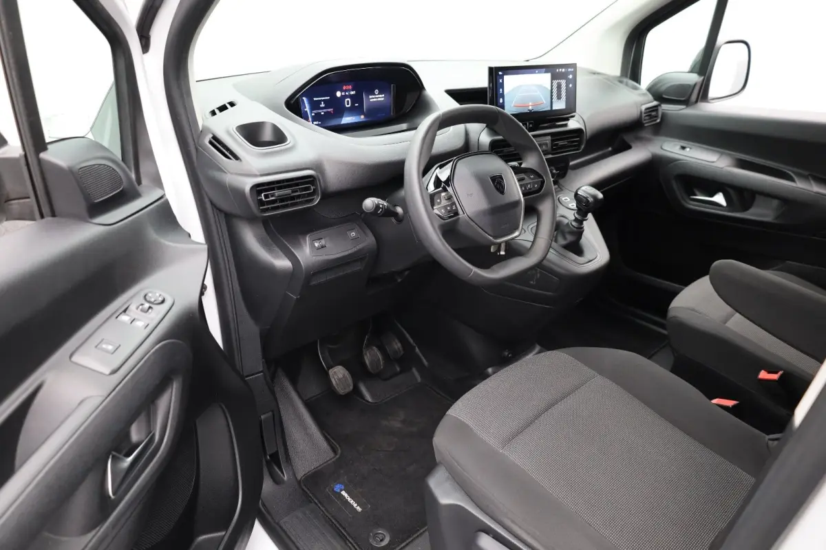 1.5 BlueHDi 100 S&S L1 Trekhaak | Kunststof Laadvloer | Camera | Navigatie | Carplay | Cruise | Airco | All-Season | Achteruitrij Camera | Airco | Apple Carplay/Android Auto|telefoonintegrat
