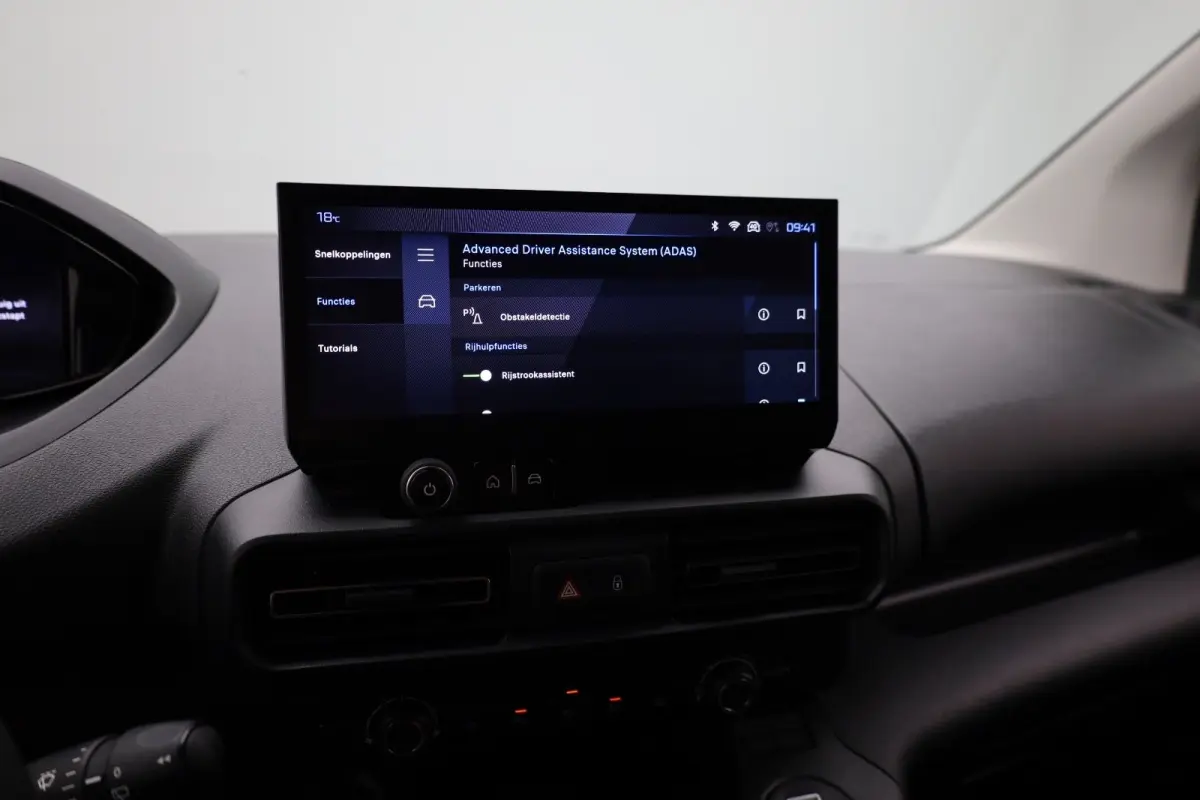 1.5 BlueHDi 100 S&S L1 Trekhaak | Kunststof Laadvloer | Camera | Navigatie | Carplay | Cruise | Airco | All-Season | Achteruitrij Camera | Airco | Apple Carplay/Android Auto|telefoonintegrat