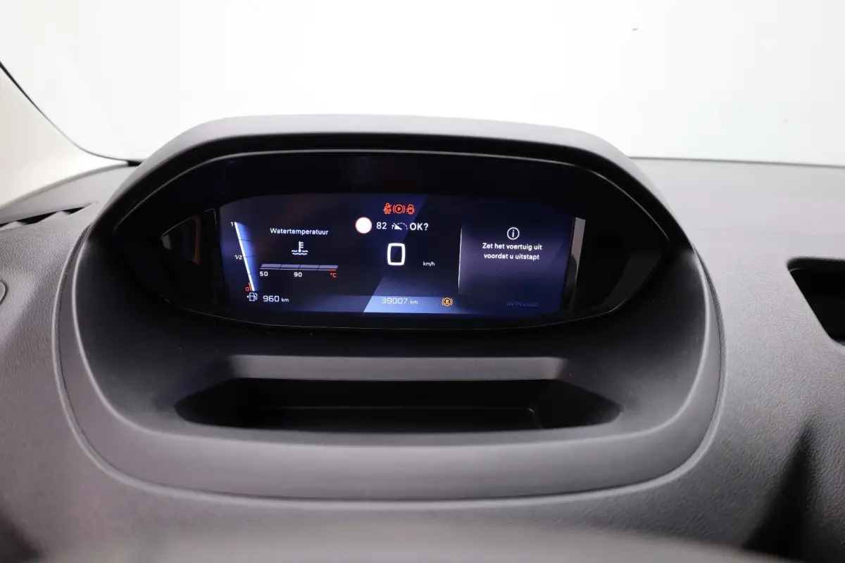 1.5 BlueHDi 100 S&S L1 Trekhaak | Kunststof Laadvloer | Camera | Navigatie | Carplay | Cruise | Airco | All-Season | Achteruitrij Camera | Airco | Apple Carplay/Android Auto|telefoonintegrat
