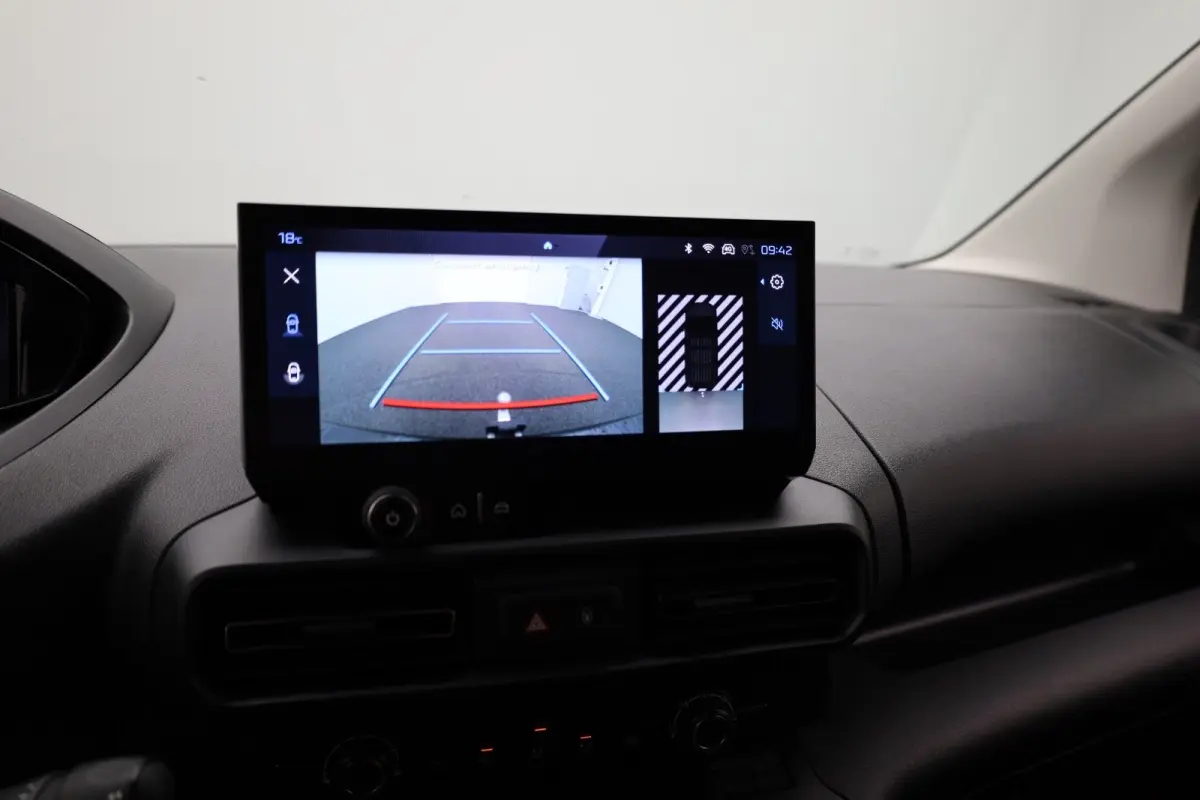 1.5 BlueHDi 100 S&S L1 Trekhaak | Kunststof Laadvloer | Camera | Navigatie | Carplay | Cruise | Airco | All-Season | Achteruitrij Camera | Airco | Apple Carplay/Android Auto|telefoonintegrat