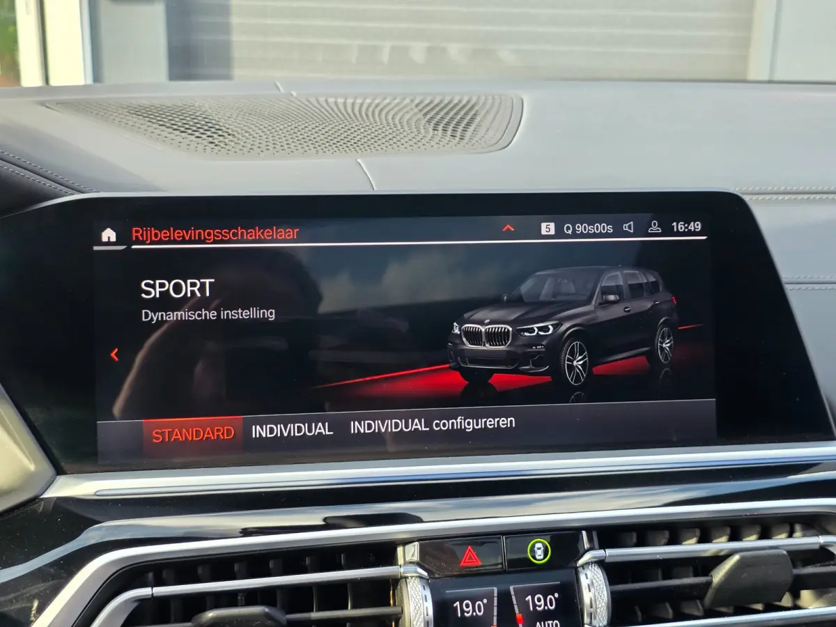 XDrive45e M Sport High Executive | FULL OPTION | LASER | PANO | LUCHTVERING | LUXE LEDER | HEAD UP | PANO | 3D CAMERA