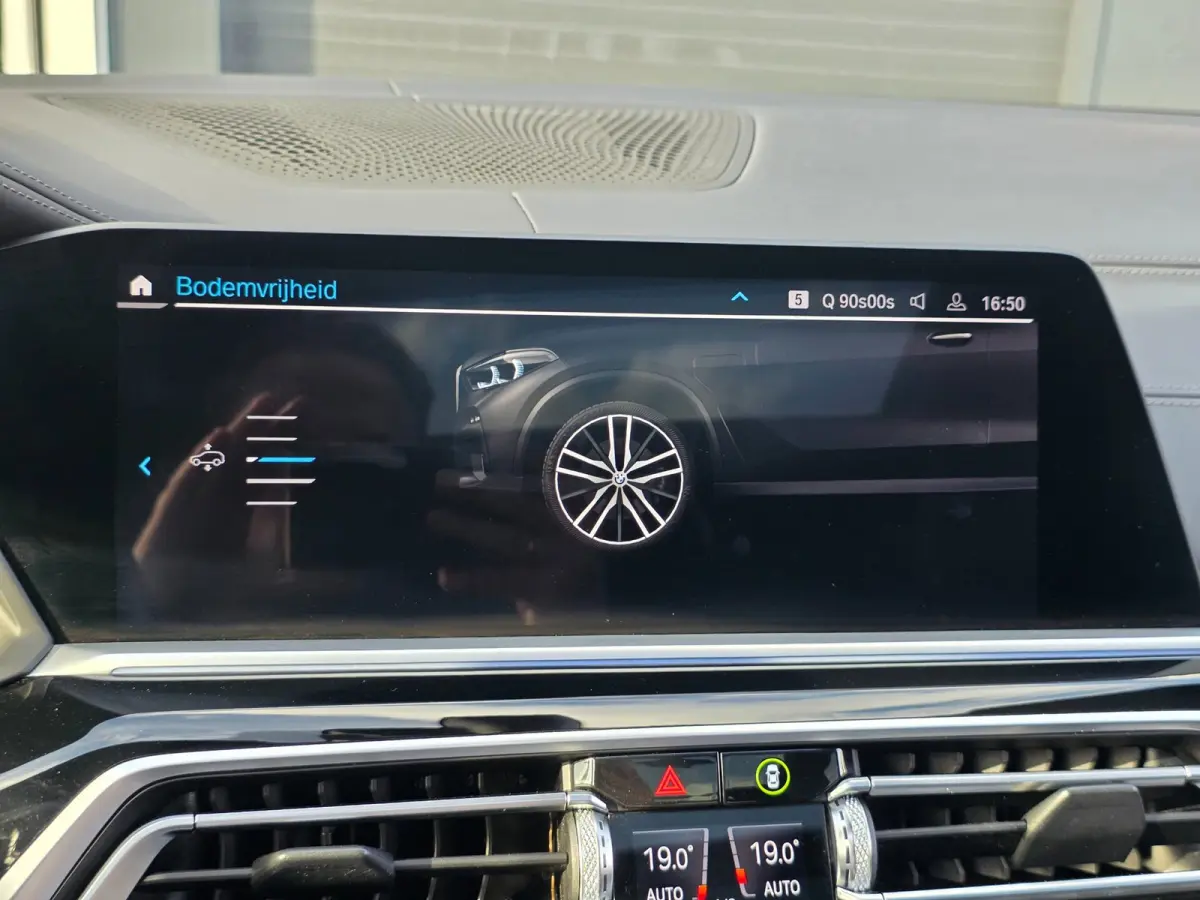 XDrive45e M Sport High Executive | FULL OPTION | LASER | PANO | LUCHTVERING | LUXE LEDER | HEAD UP | PANO | 3D CAMERA