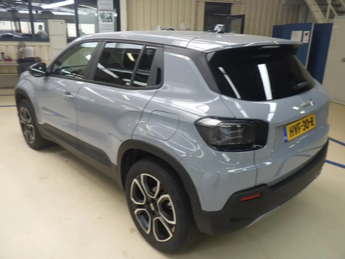 1.2 e-Hybrid Summit Camera | Parkeersensoren Voor en Achter | Keyless | Apple Carplay/Android Auto | Navigatie | 18" Lichtmetalen Velgen | Adaptieve Cruise Control | Dualzone Climate Control