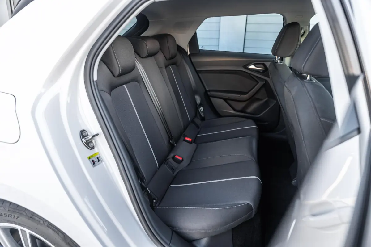 25 TFSI 95pk Advanced edition | Parkeersensoren achter | Apple Carplay/Android Auto