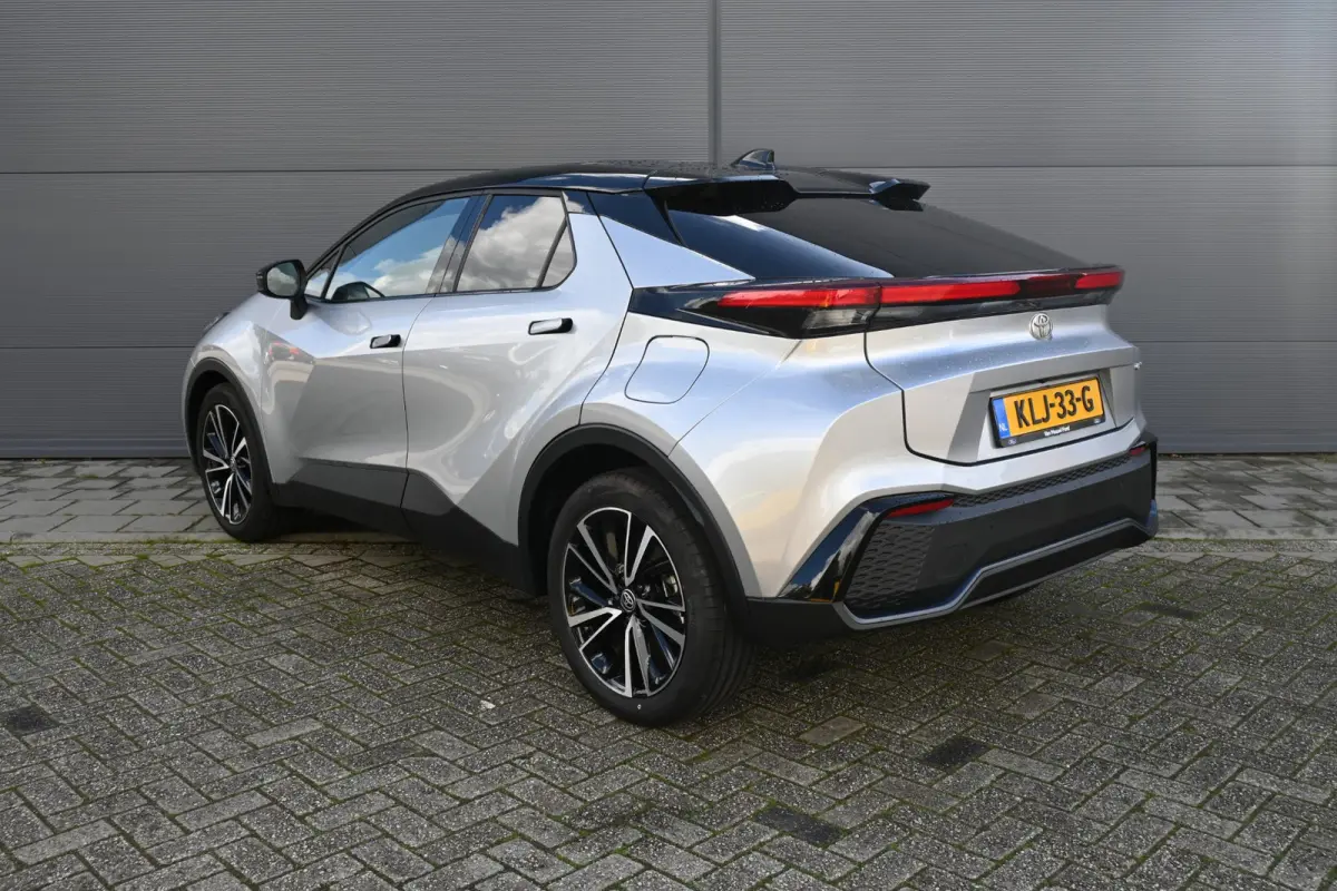 1.8 Hybrid 140 Dynamic | 10 jaar Garantie | Camera | Navi | JBL | Sportstoelen | Ambient Light