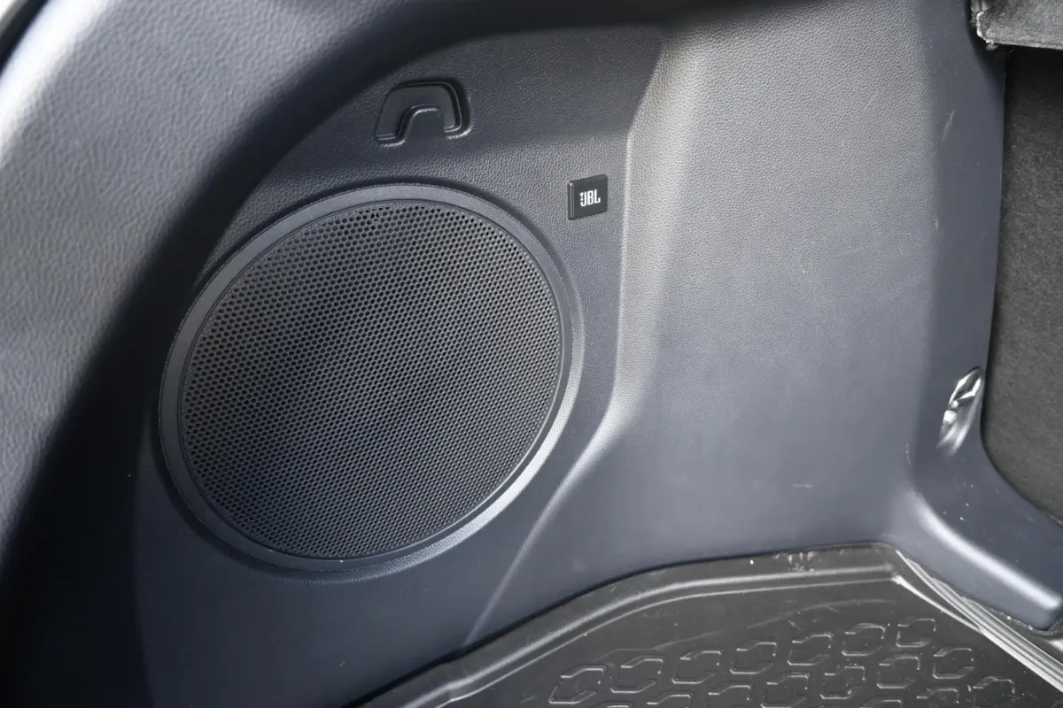 1.8 Hybrid 140 Dynamic | 10 jaar Garantie | Camera | Navi | JBL | Sportstoelen | Ambient Light