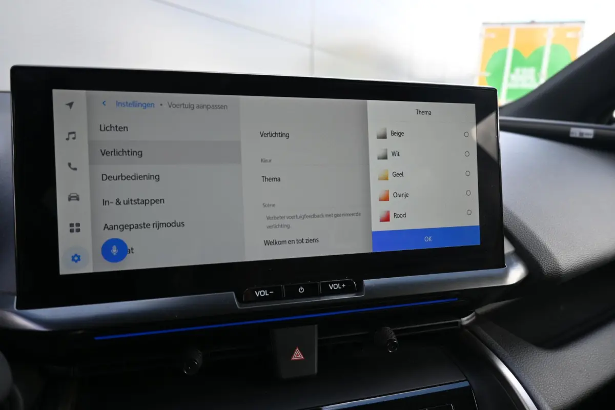 1.8 Hybrid 140 Dynamic | 10 jaar Garantie | Camera | Navi | JBL | Sportstoelen | Ambient Light
