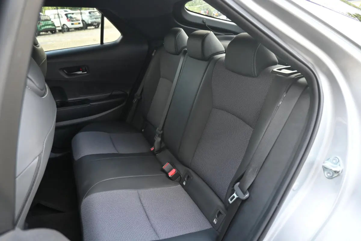 1.8 Hybrid 140 Dynamic | 10 jaar Garantie | Camera | Navi | JBL | Sportstoelen | Ambient Light