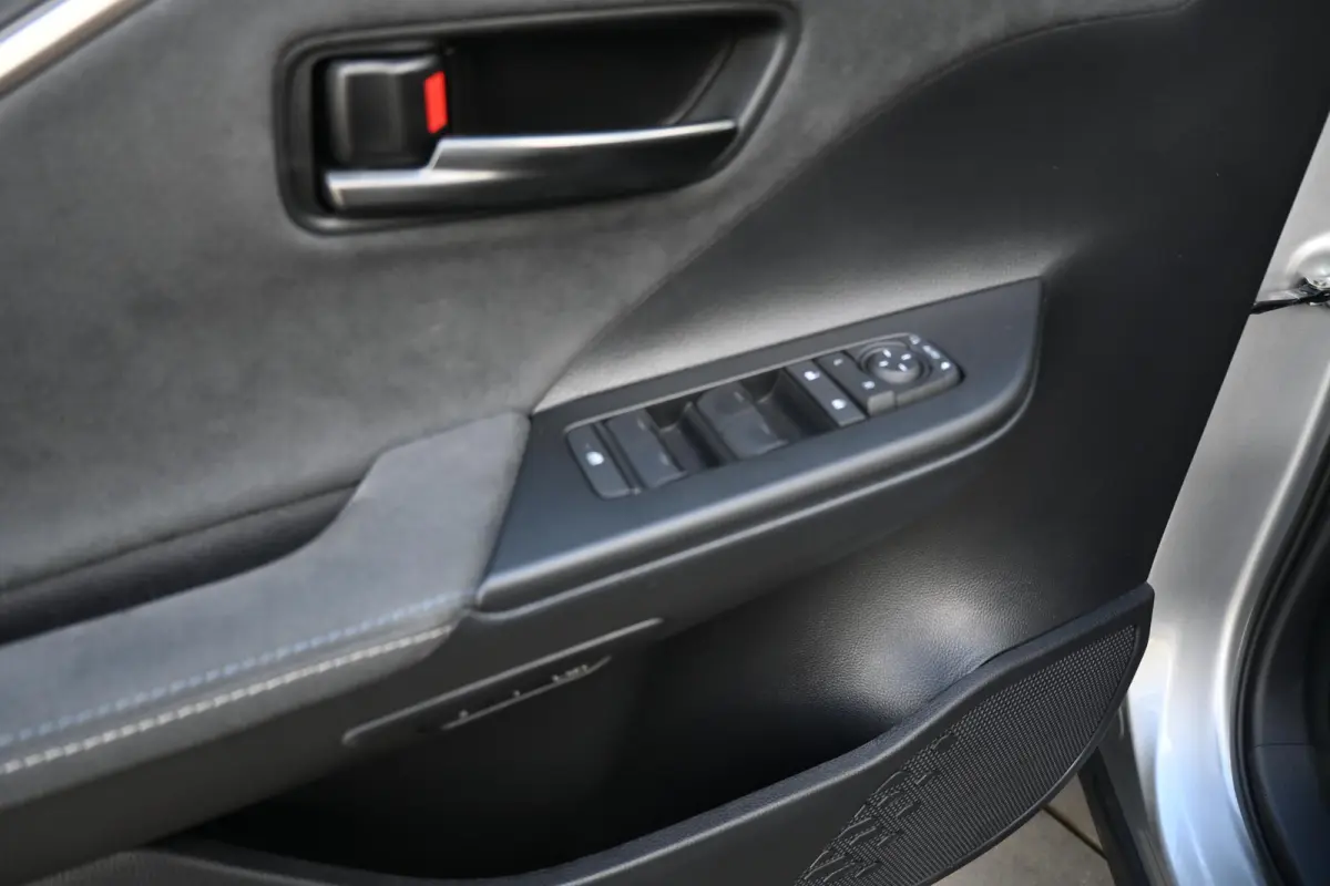 1.8 Hybrid 140 Dynamic | 10 jaar Garantie | Camera | Navi | JBL | Sportstoelen | Ambient Light