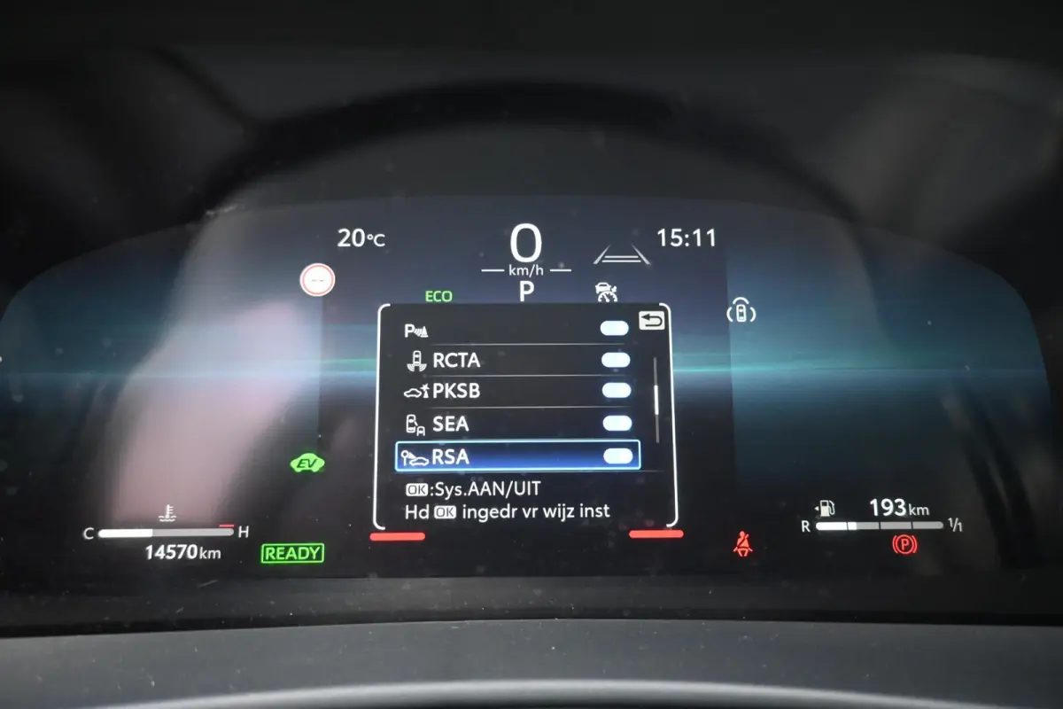 1.8 Hybrid 140 Dynamic | 10 jaar Garantie | Camera | Navi | JBL | Sportstoelen | Ambient Light