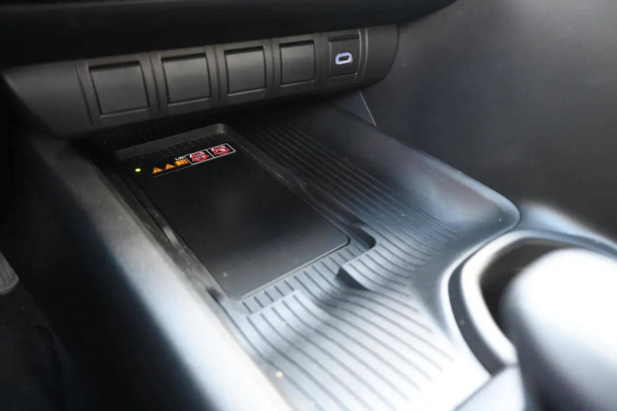 1.8 Hybrid 140 Dynamic | 10 jaar Garantie | Camera | Navi | JBL | Sportstoelen | Ambient Light