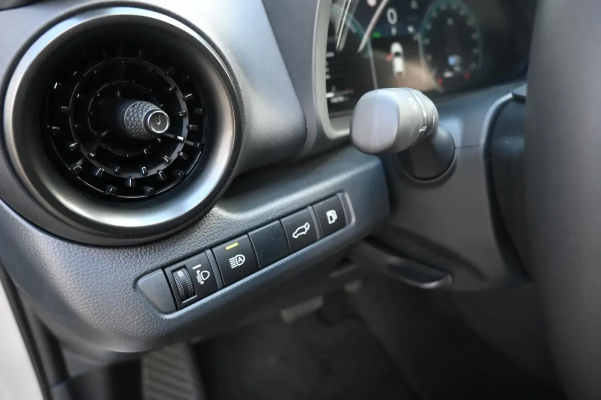 1.8 Hybrid 140 Dynamic | 10 jaar Garantie | Camera | Navi | JBL | Sportstoelen | Ambient Light