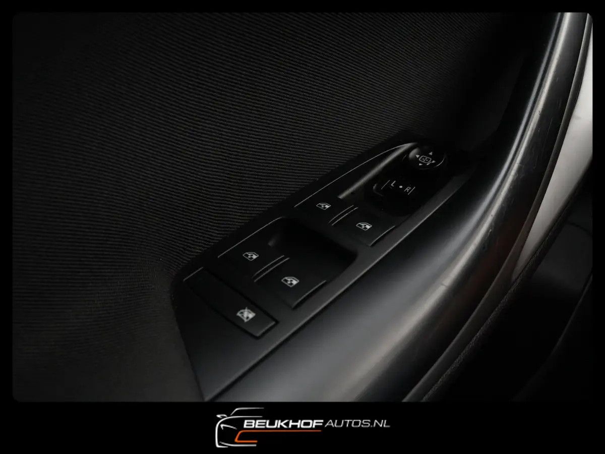 1.0 Online Edition Carplay Navi Cruise Parkeersenoren