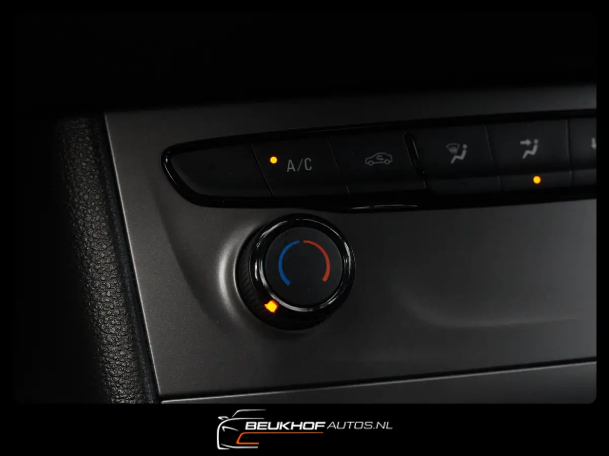 1.0 Online Edition Carplay Navi Cruise Parkeersenoren