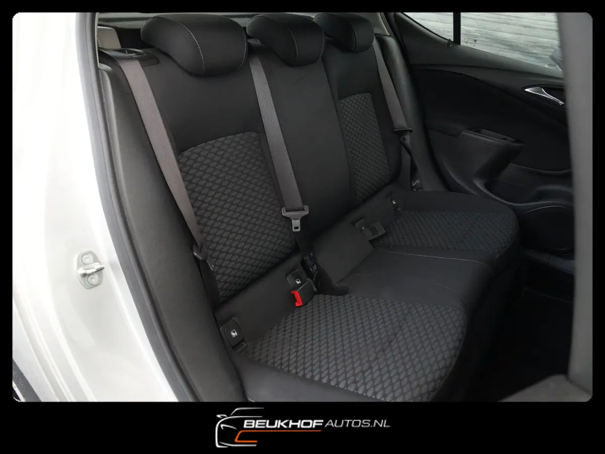 1.0 Online Edition Carplay Navi Cruise Parkeersenoren