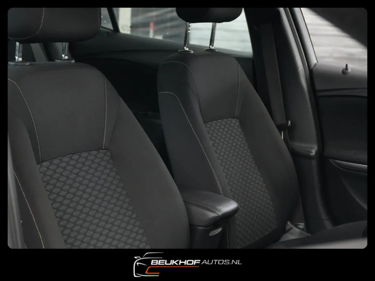 1.0 Online Edition Carplay Navi Cruise Parkeersenoren