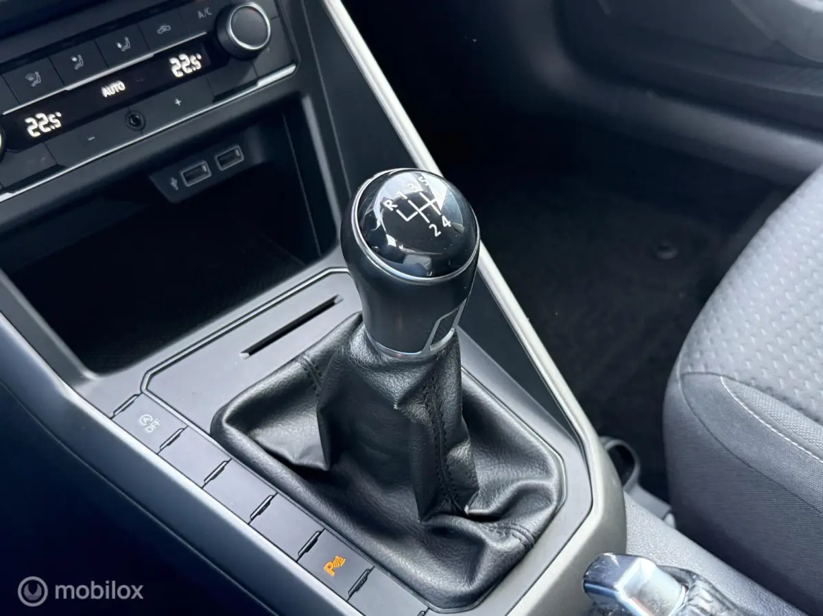 1.0 TSI R-Line | PDC | CARPLAY | TOPSTAAT