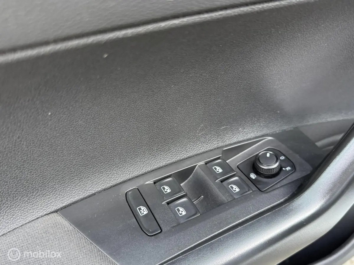 1.0 TSI R-Line | PDC | CARPLAY | TOPSTAAT