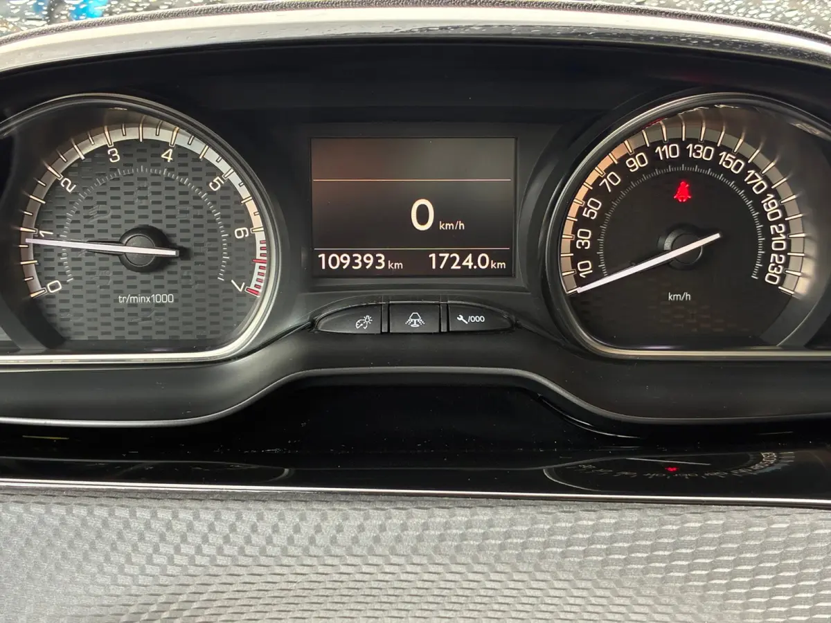 1.2 PureTech GT-line|D-riem v.v.|Panoramadak|Camera|Navigatie|CruiseControl|Trekhaak|Climatronic|PDC|