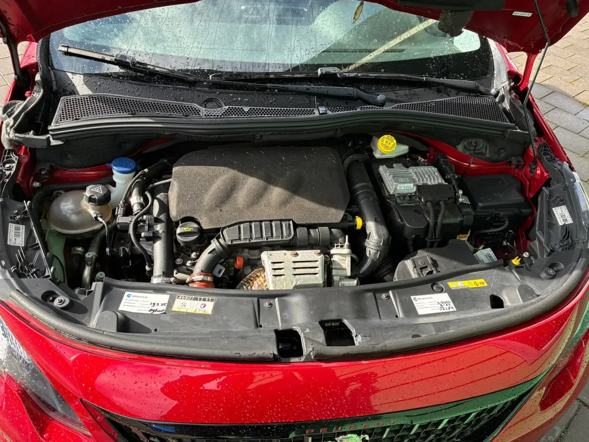 1.2 PureTech GT-line|D-riem v.v.|Panoramadak|Camera|Navigatie|CruiseControl|Trekhaak|Climatronic|PDC|