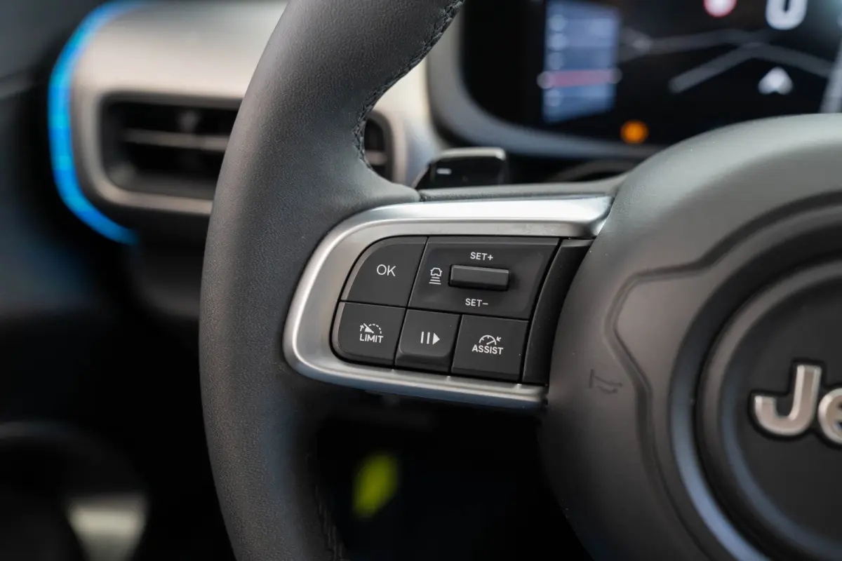 1.2 e-Hybrid Summit | Tot 8 Jaar Garantie | Navigatie | Stoelverwarming | Keyless | Camera | Climate Controle | Apple Carplay & Android Auto |