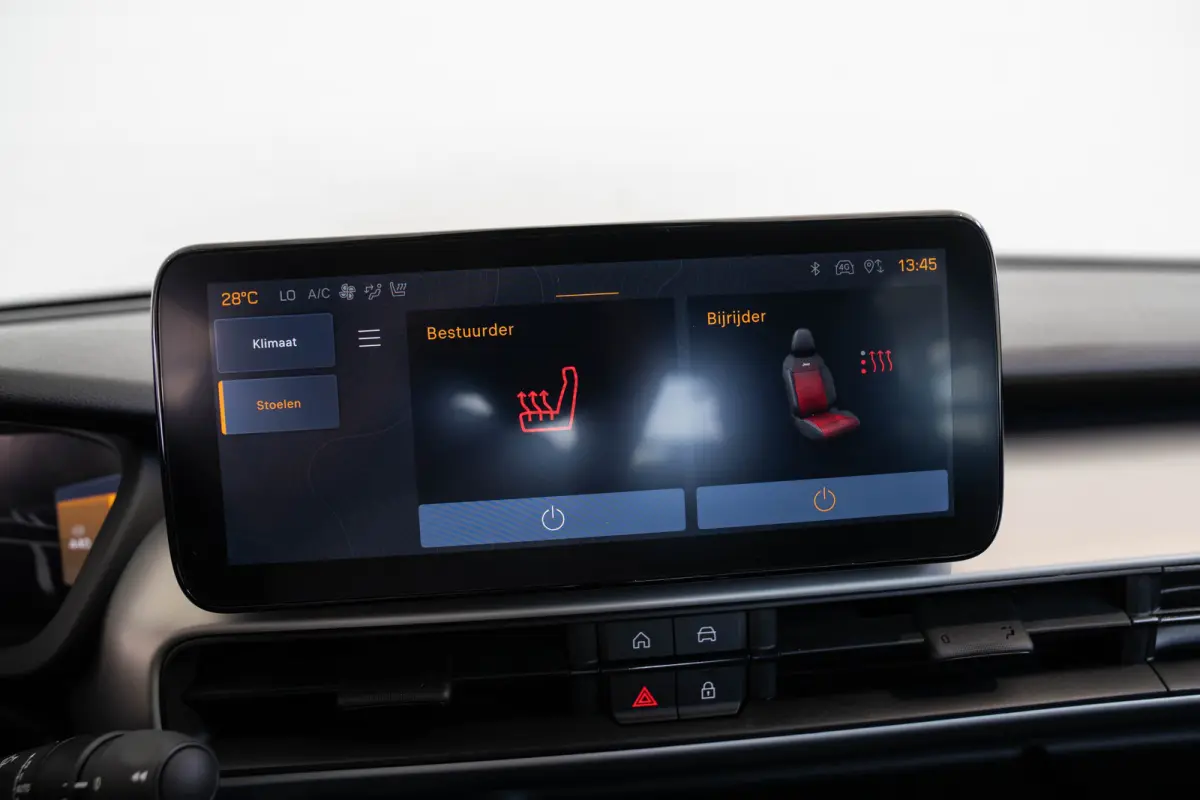 1.2 e-Hybrid Summit | Tot 8 Jaar Garantie | Navigatie | Stoelverwarming | Keyless | Camera | Climate Controle | Apple Carplay & Android Auto |