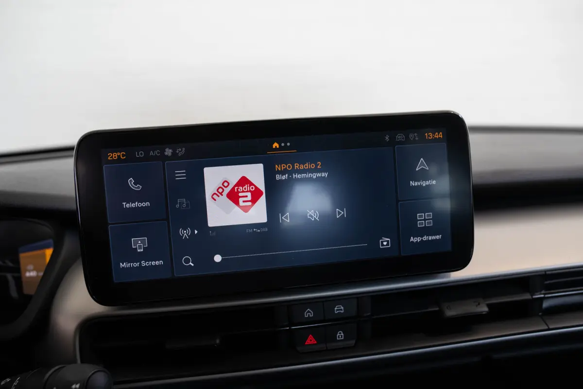 1.2 e-Hybrid Summit | Tot 8 Jaar Garantie | Navigatie | Stoelverwarming | Keyless | Camera | Climate Controle | Apple Carplay & Android Auto |