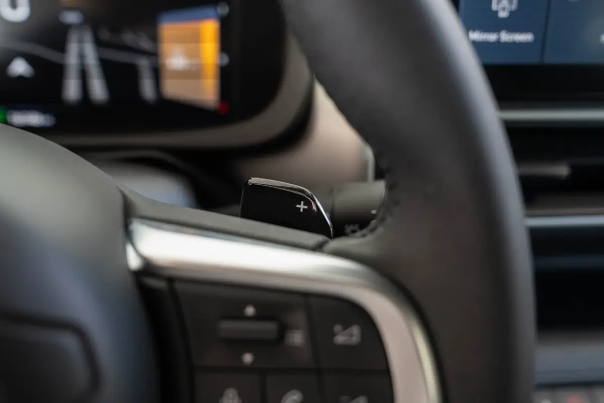 1.2 e-Hybrid Summit | Tot 8 Jaar Garantie | Navigatie | Stoelverwarming | Keyless | Camera | Climate Controle | Apple Carplay & Android Auto |