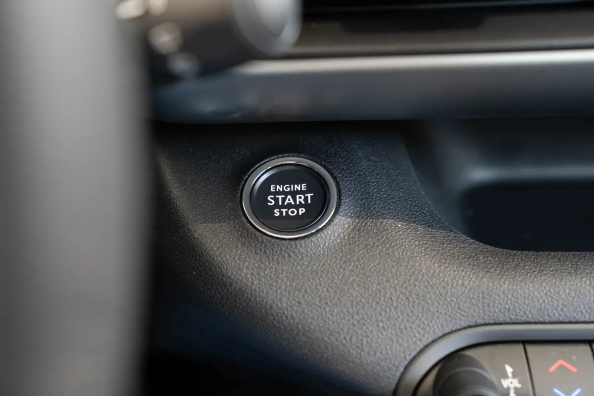 1.2 e-Hybrid Summit | Tot 8 Jaar Garantie | Navigatie | Stoelverwarming | Keyless | Camera | Climate Controle | Apple Carplay & Android Auto |