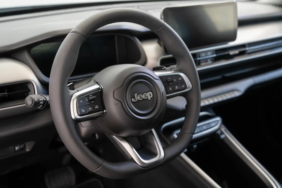 1.2 e-Hybrid Summit | Tot 8 Jaar Garantie | Navigatie | Stoelverwarming | Keyless | Camera | Climate Controle | Apple Carplay & Android Auto |