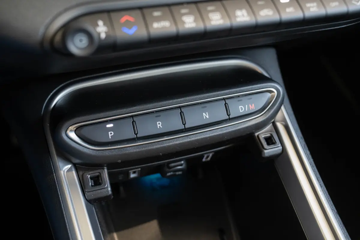 1.2 e-Hybrid Summit | Tot 8 Jaar Garantie | Navigatie | Stoelverwarming | Keyless | Camera | Climate Controle | Apple Carplay & Android Auto |