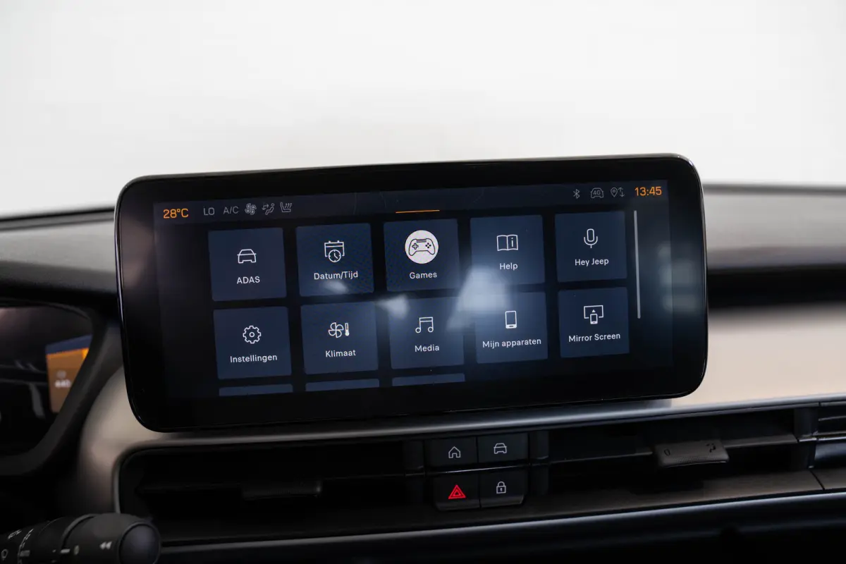 1.2 e-Hybrid Summit | Tot 8 Jaar Garantie | Navigatie | Stoelverwarming | Keyless | Camera | Climate Controle | Apple Carplay & Android Auto |