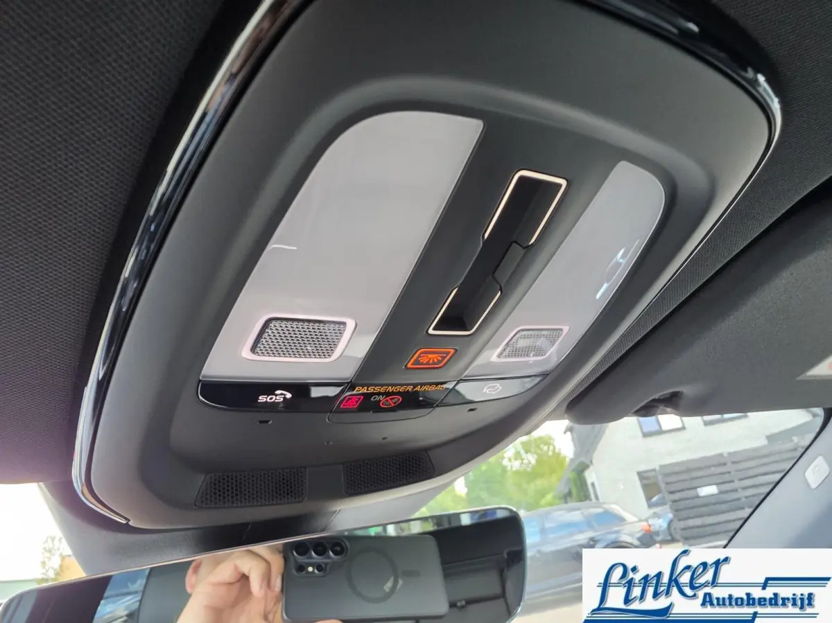 2.0 T6 Plug-in hybrid AWD Ultra Black Edition |TREKH|PANO|H/K
