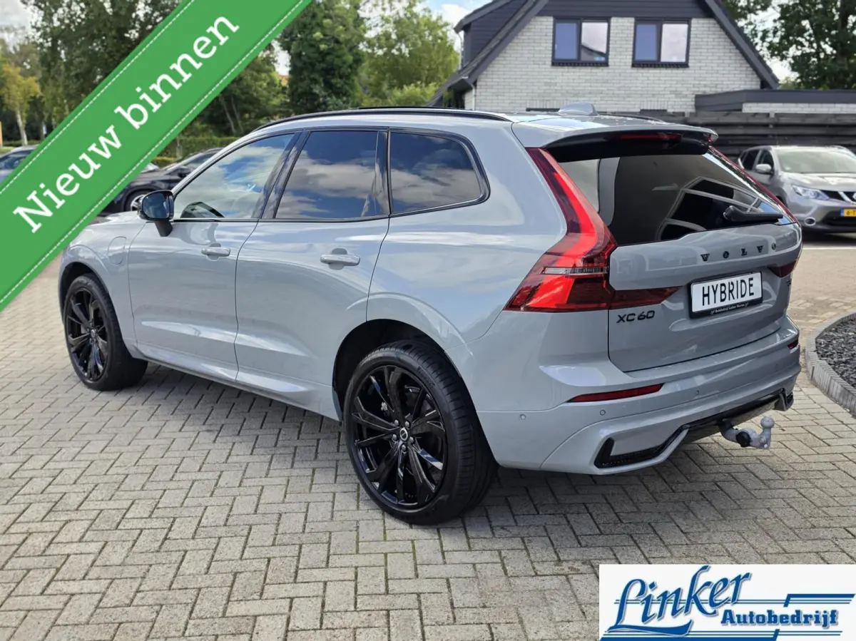 2.0 T6 Plug-in hybrid AWD Ultra Black Edition |TREKH|PANO|H/K