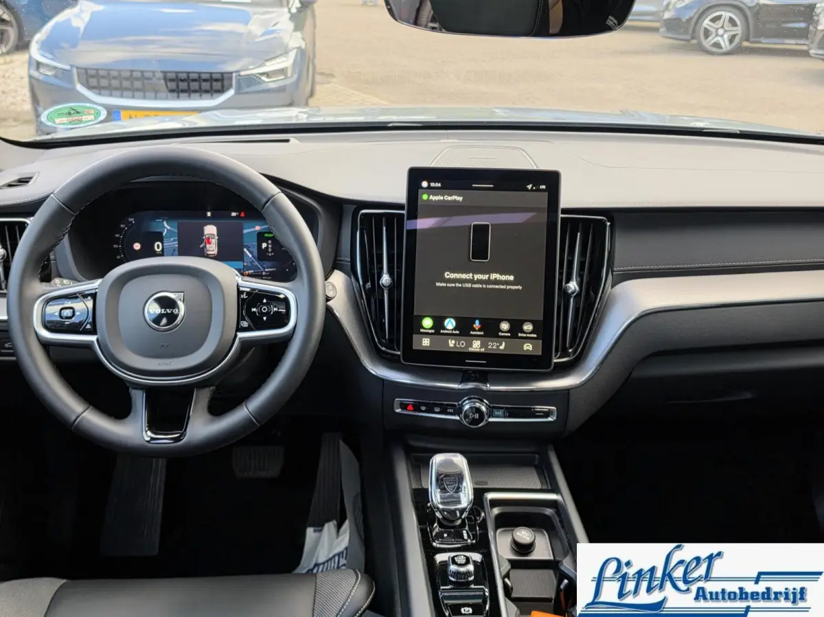 2.0 T6 Plug-in hybrid AWD Ultra Black Edition |TREKH|PANO|H/K