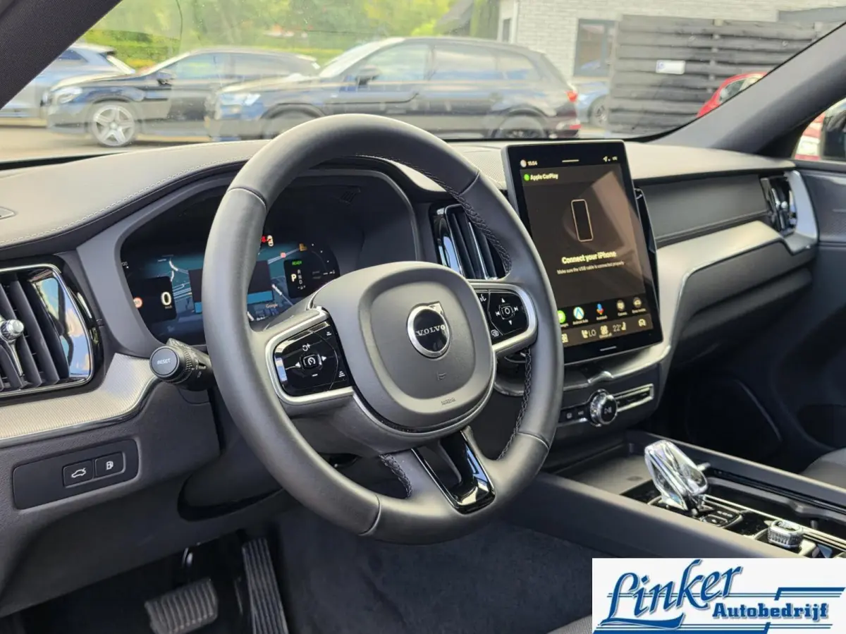 2.0 T6 Plug-in hybrid AWD Ultra Black Edition |TREKH|PANO|H/K