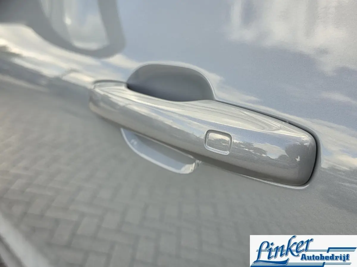 2.0 T6 Plug-in hybrid AWD Ultra Black Edition |TREKH|PANO|H/K