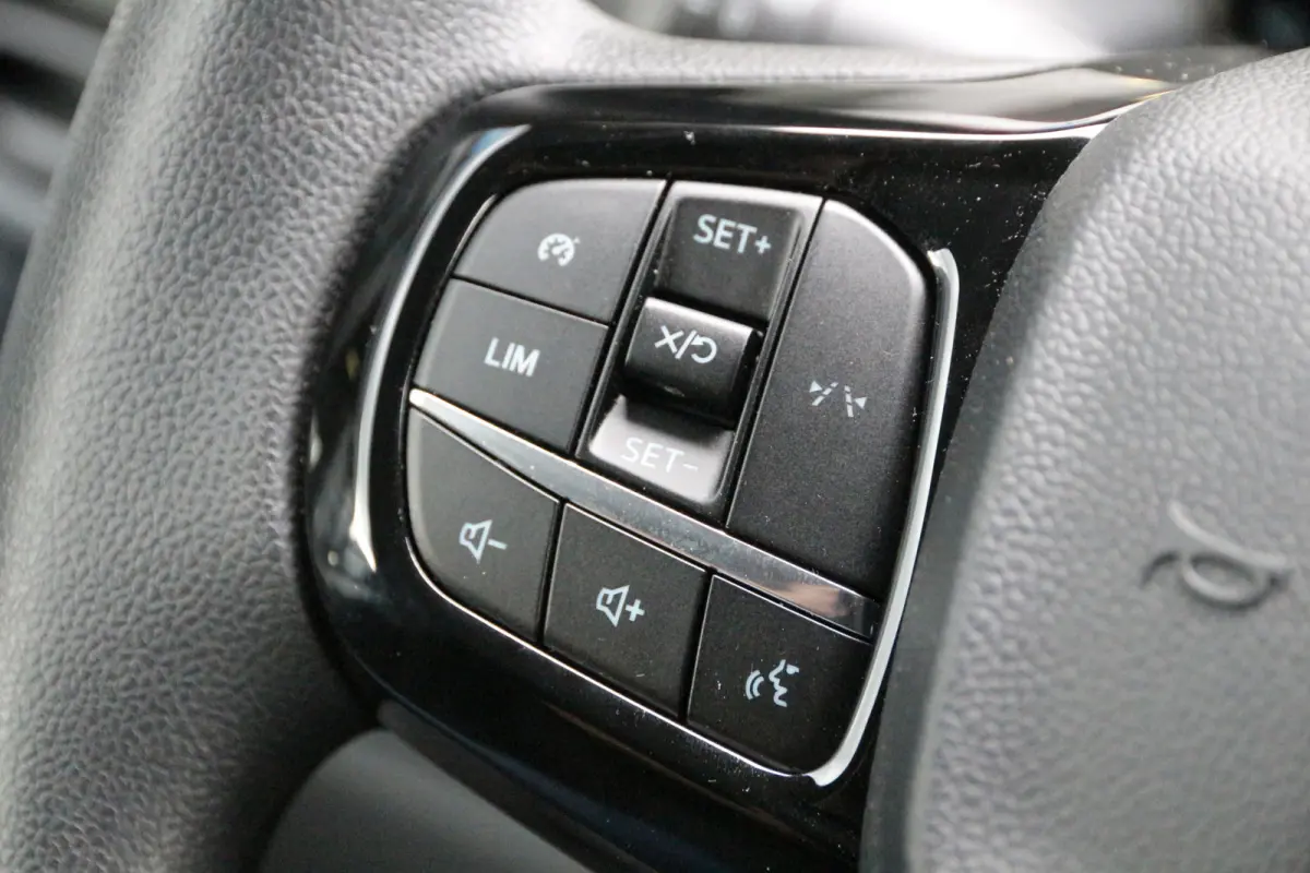 320 65kWh | 330KM WLTP | KAR-edition | Camera | Cruise | Clima..
