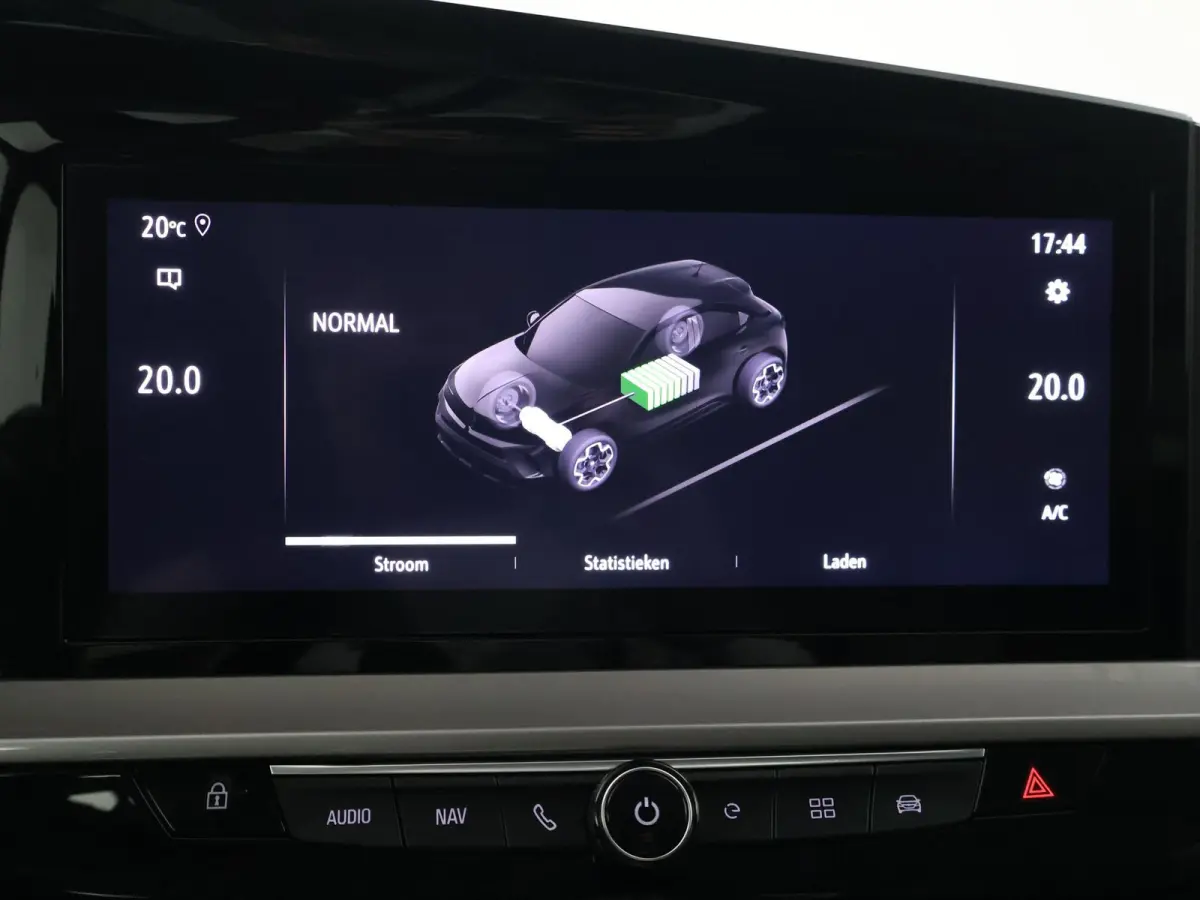 LEVEL 3 50 kWh 100 % SOH! + CARPLAY | DAB | CAMERA | 17 INCH