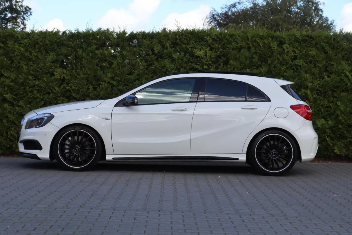 A 45 AMG 4MATIC 🚀 | PANO ☀️ | LEDER | XENON 💡 | NAVI 🧭 | KEYLESS 🔑 | PDC 🅿️ | 18" AMG 🛞