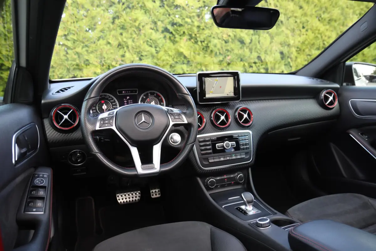 A 45 AMG 4MATIC 🚀 | PANO ☀️ | LEDER | XENON 💡 | NAVI 🧭 | KEYLESS 🔑 | PDC 🅿️ | 18" AMG 🛞
