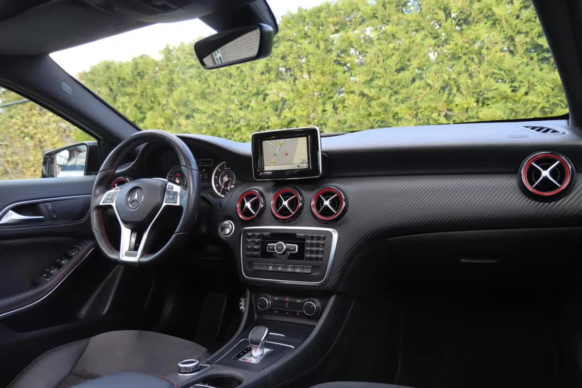 A 45 AMG 4MATIC 🚀 | PANO ☀️ | LEDER | XENON 💡 | NAVI 🧭 | KEYLESS 🔑 | PDC 🅿️ | 18" AMG 🛞