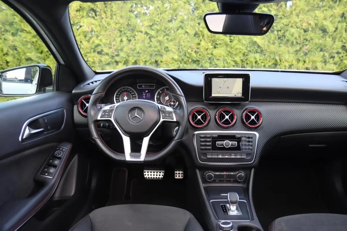 A 45 AMG 4MATIC 🚀 | PANO ☀️ | LEDER | XENON 💡 | NAVI 🧭 | KEYLESS 🔑 | PDC 🅿️ | 18" AMG 🛞