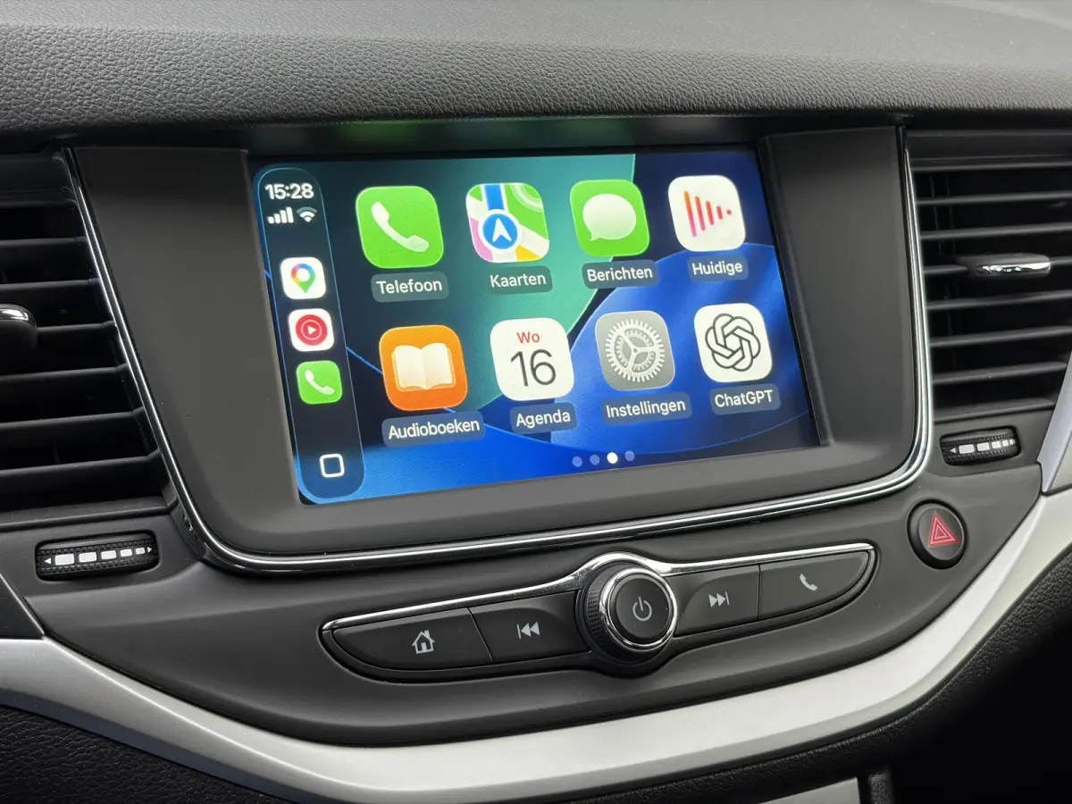 1.4 Turbo 120 Jaar Edition ✓150pk✓Carplay✓Navi✓Trekhaak✓Pdc V+A✓Clima✓Cruise✓6 Bak✓Lm velgen✓N.A.P✓Apk tot 02-2028